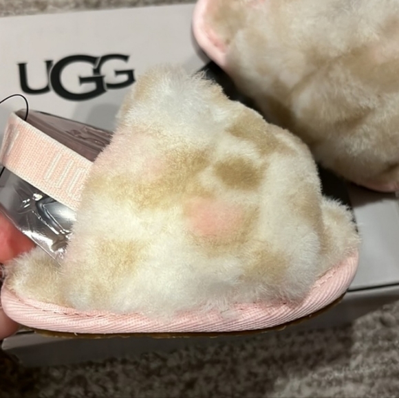 Baby size 4/5 UGG Fluff Yeah Slide Pink Leopard - Picture 3 of 6